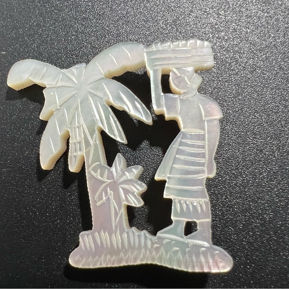 Mother of Pearl Hand Carved Mid Century Brooch Ox Rider & Woman Basket Palm Tree - Picture 4 of 6